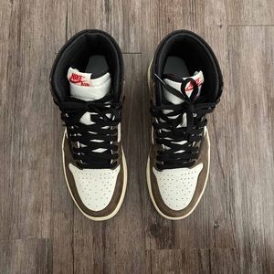 TRAVIS SCOOT X AIR JORDAN 1 RETRO HIGH